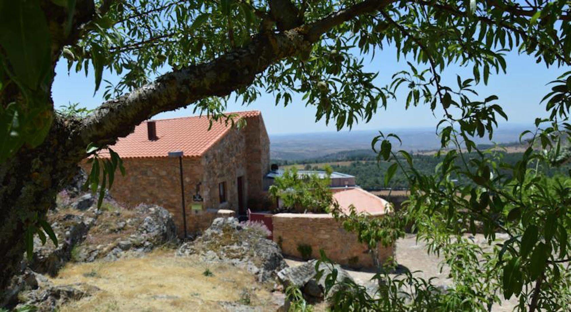 Casa Da Amendoeira Hotel Кастело Родриго Екстериор снимка